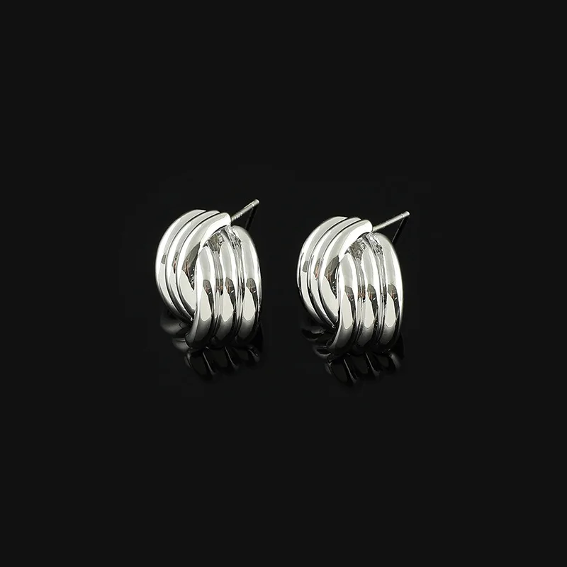 2023 New Temperament Geometric Interlaced Earrings Simple Metal Earhole Free Mosquito Incense Plate Ear Clip Gift Wholesale