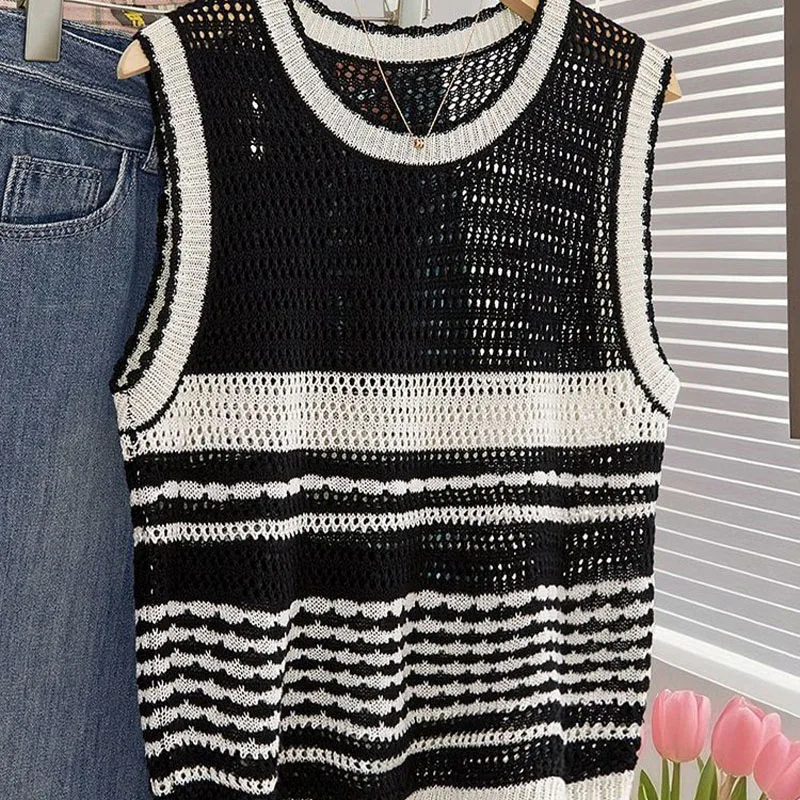 

2025 Summer Women Clothing Contrast Striped O-neck Tank Top Hollow Out Sleeveless Elastic Slim Knitted Vest