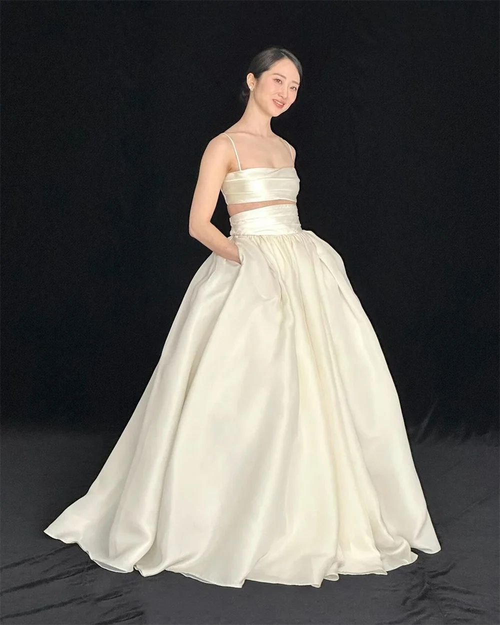 Fancy Simple Korea Ivory Wedding Dress 2pcs Satin A Line Bridal Gown Sleeveless Sweep Train Bridal 웨딩드레스 customized