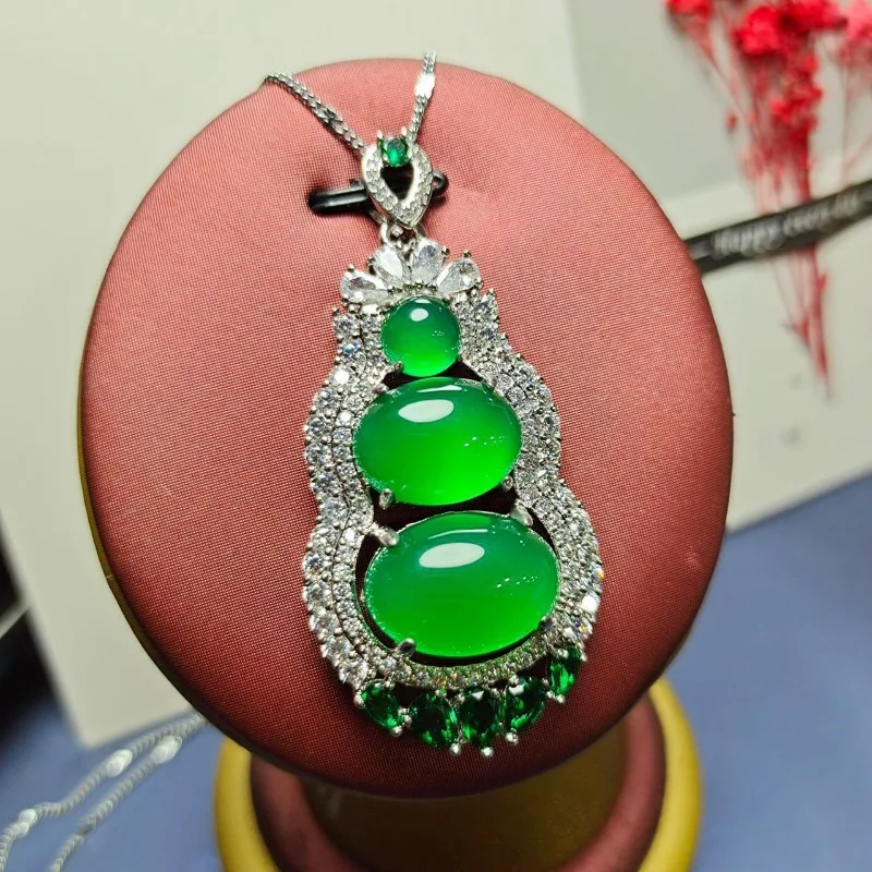 

High Ice Chalcedony Agate Inlaid Gourd Jade Pendant