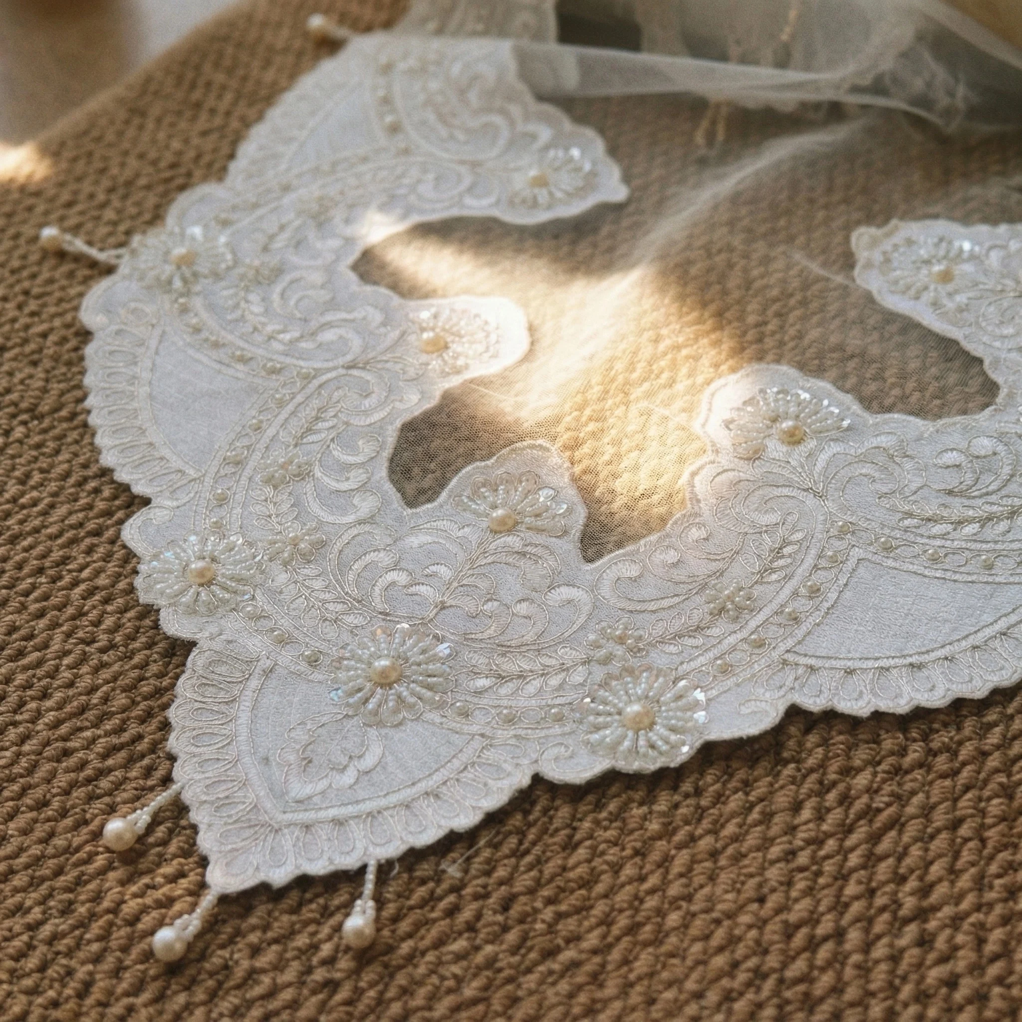 Luxury Wedding Placemats Set 5 Pcs Elegant White Velvet Tablerunner Handmade Heat Insulating Coasters Outdoor Wedding Decor