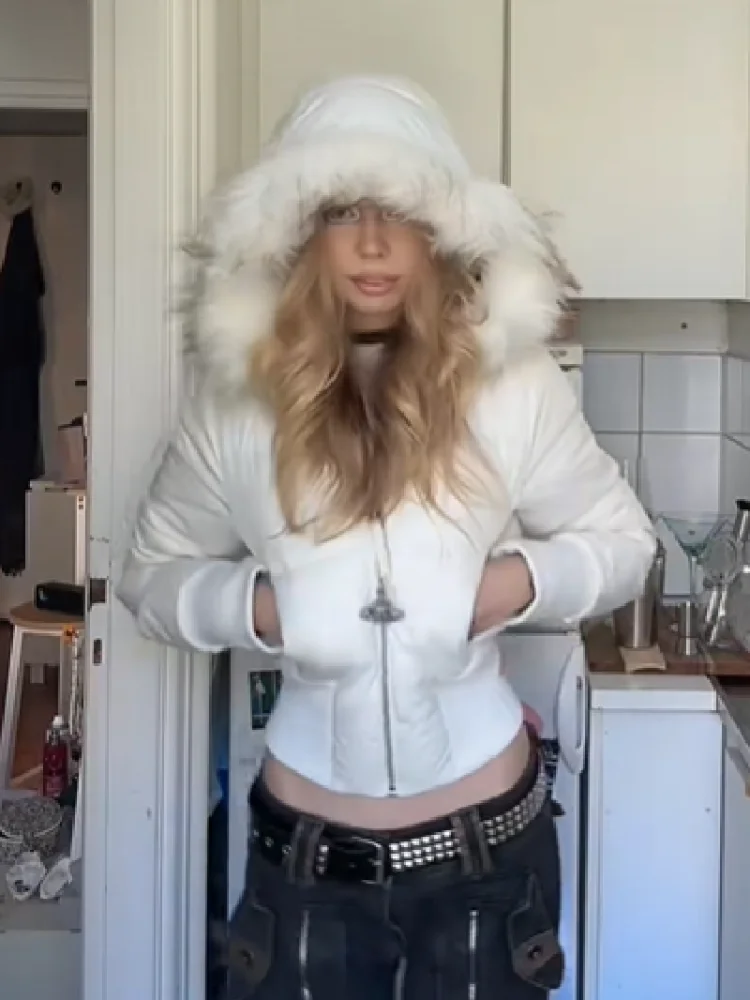 

Стильная шикарная короткая куртка, уютная теплая зимняя женская куртка с меховым воротником и капюшоном, шикарная повседневная модная глубокая осенняя элегантная верхняя одежда