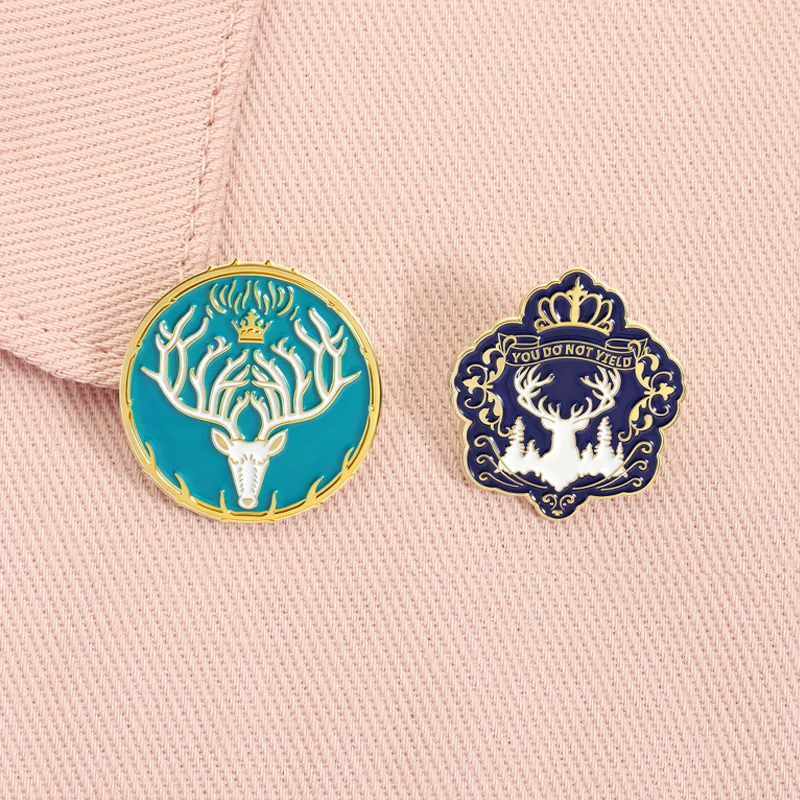 Alfileres esmaltados novedosos de fantasía del trono de cristal, broche feminista de libros, insignia de solapa, joyería de moda, regalos para amigos