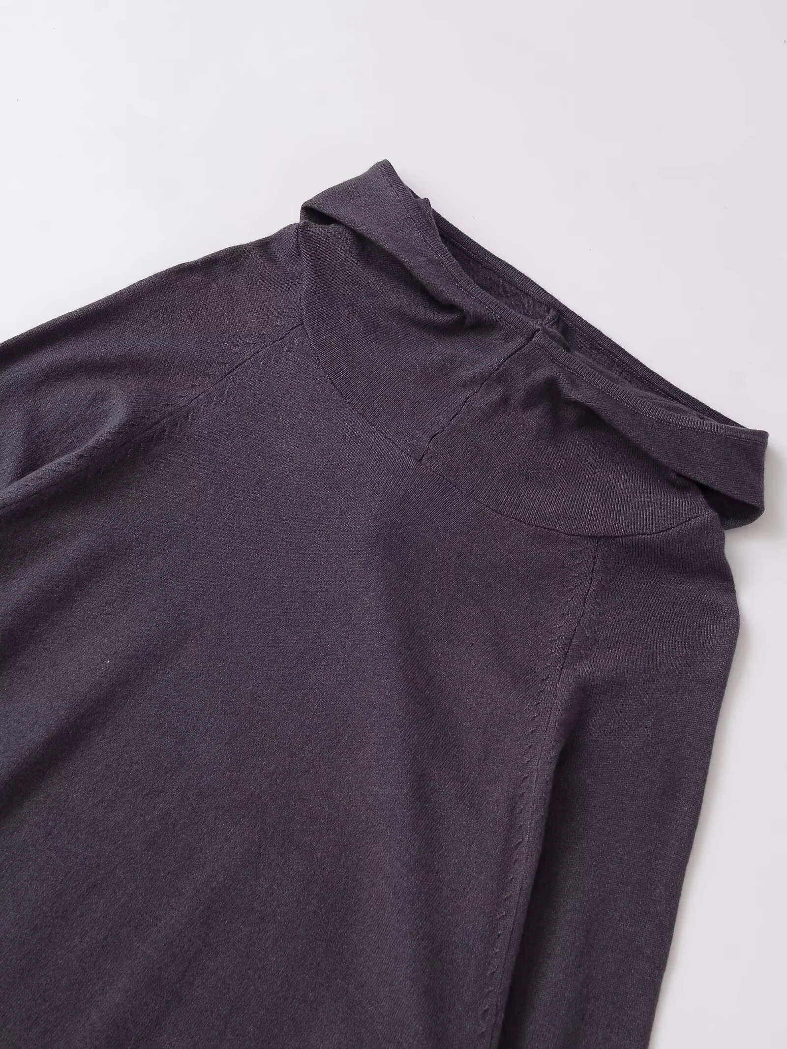 디에바에 2025 가을 신상 여성 의류 패션 기품 있는 심플 니트 후드 긴팔 미니 드레스