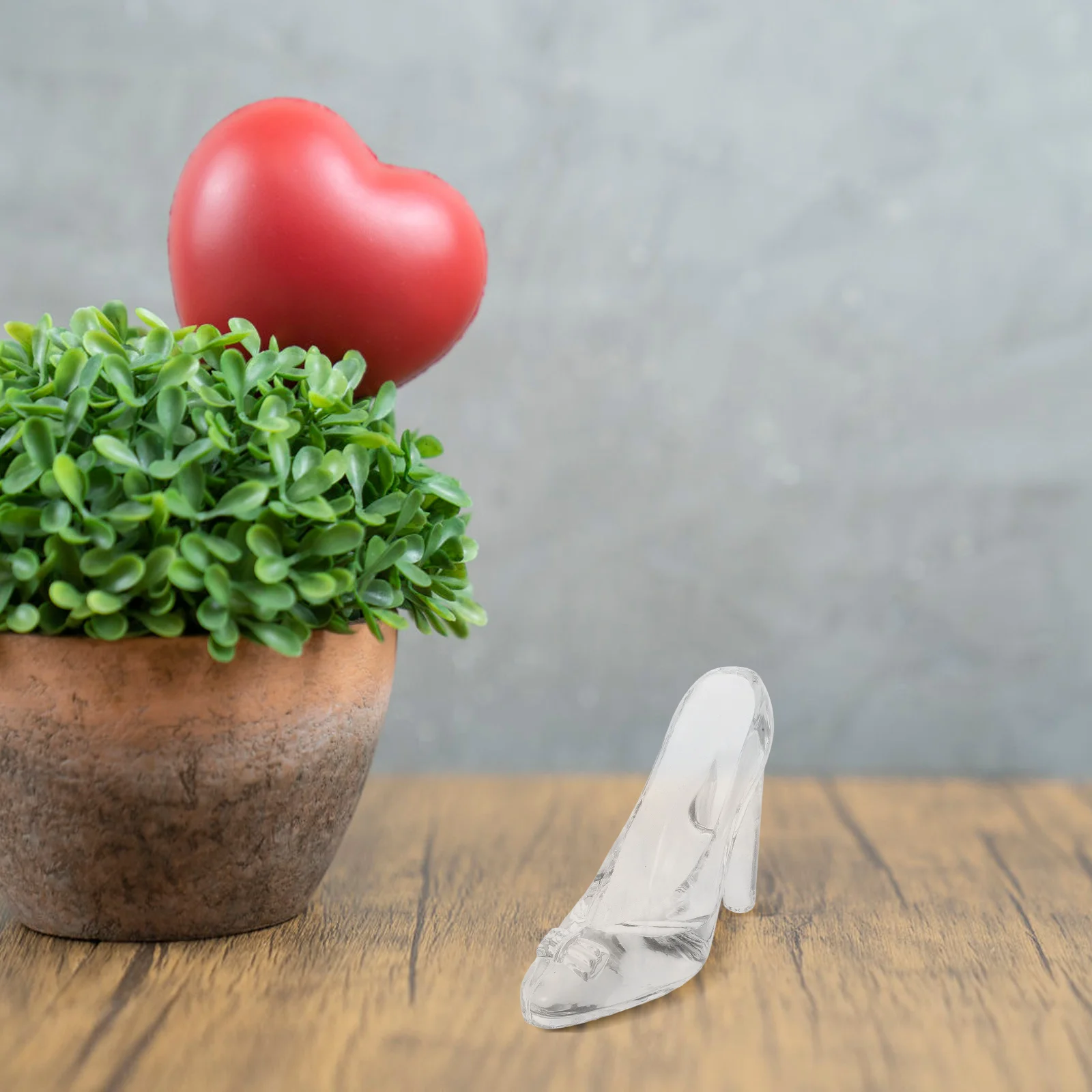 

Clear Crystal High Heel Shoe Ornament Elegant Decorative Glass Slipper for Wedding Birthday Party Girls Ceremony Decorations