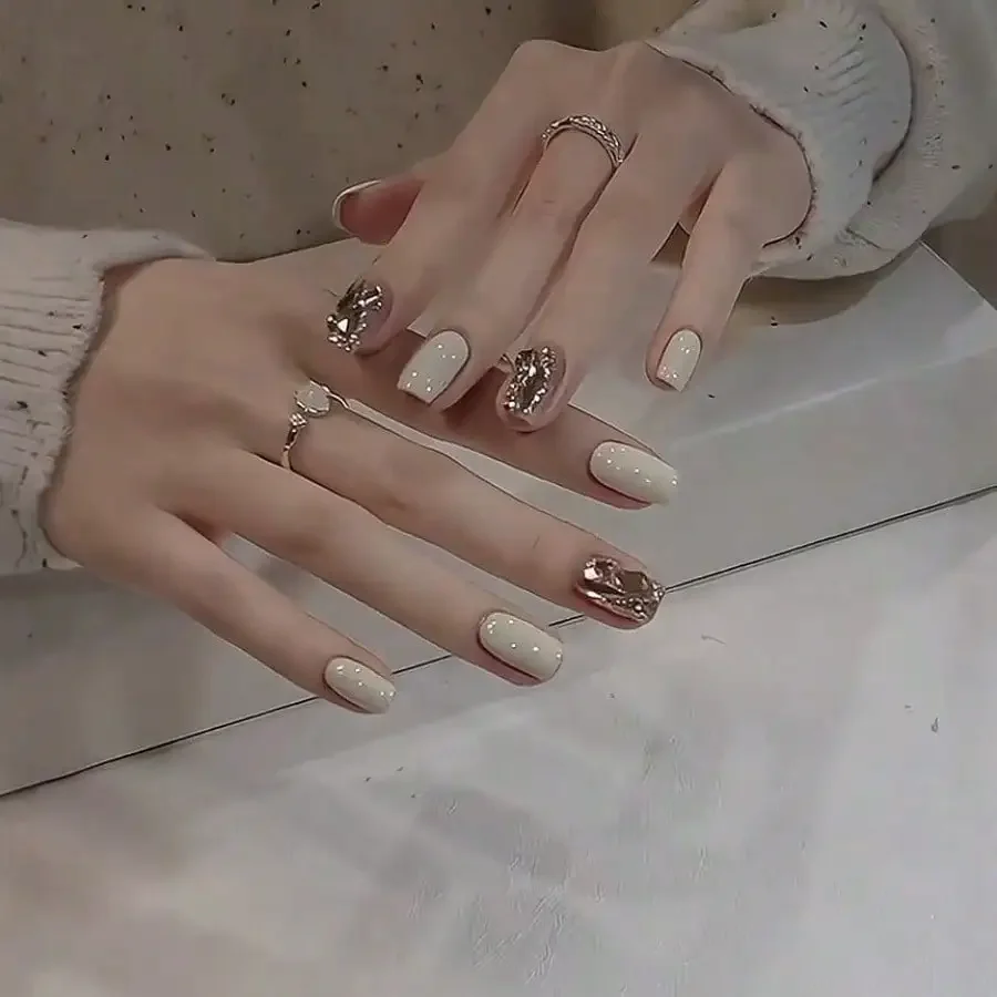 

24Pcs Short Creamy White Diamond Glitter Press On Nails, Full Cover Reusable, For Daily Party