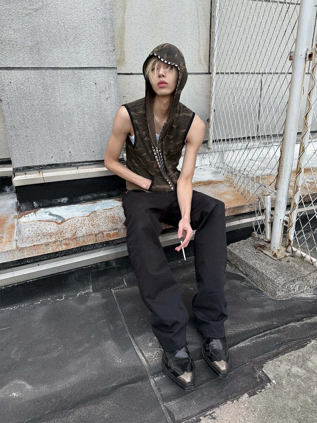 Subculture Camouflage Sleeveless Hooded T-Shirt with Rivet Accessories and Zipper Details, Streetwear Fashion Casual Top