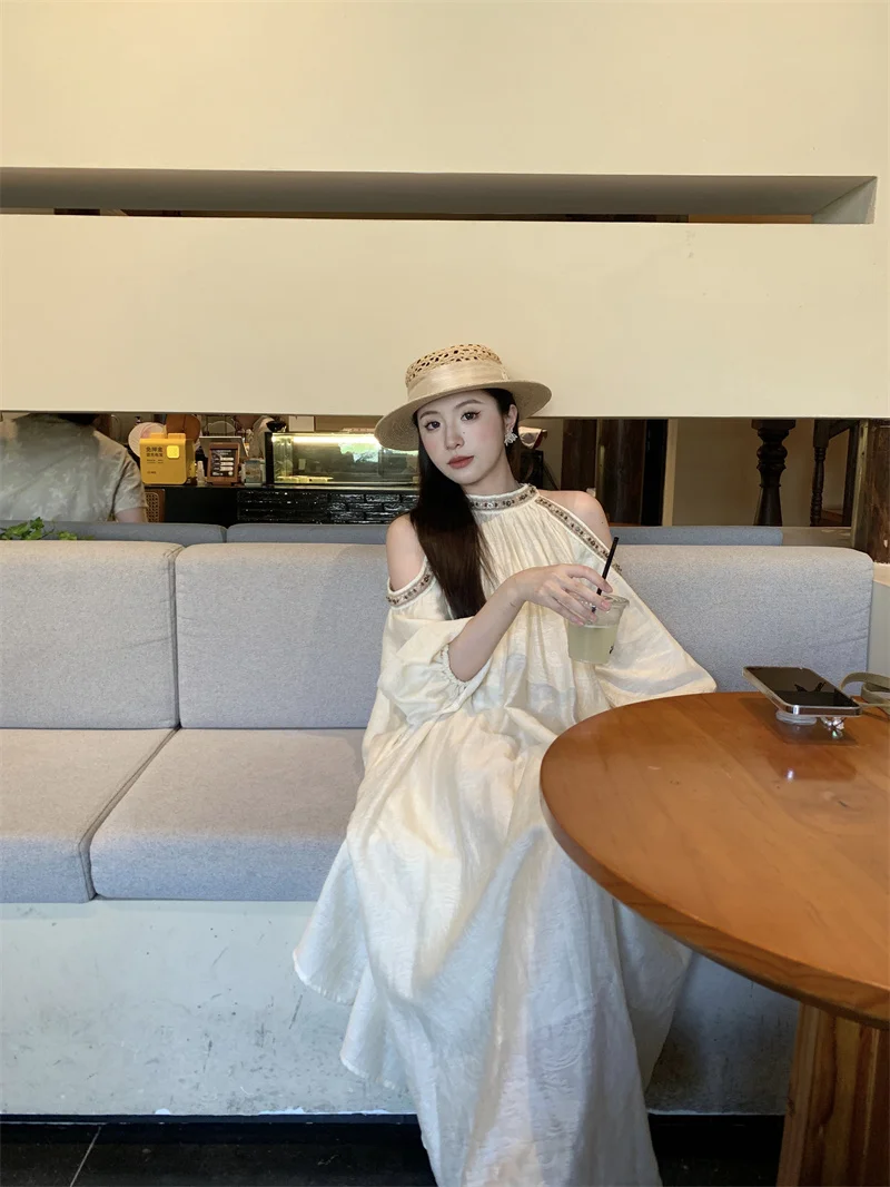 

2024 New Elegant Style High-end Advanced Temperature Niche Off-shoulder Long Skirt Hand-woven Lace Dress for Women