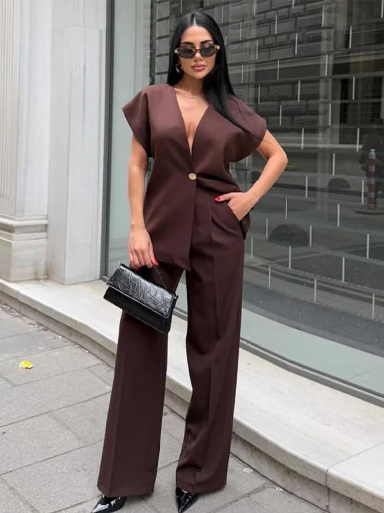 

V-Neck Sleeveless Top Wide Leg Pants Sets Chic High Street Outfits Solid Color Casual Suits ladies 2025 Summer Women's Elegant