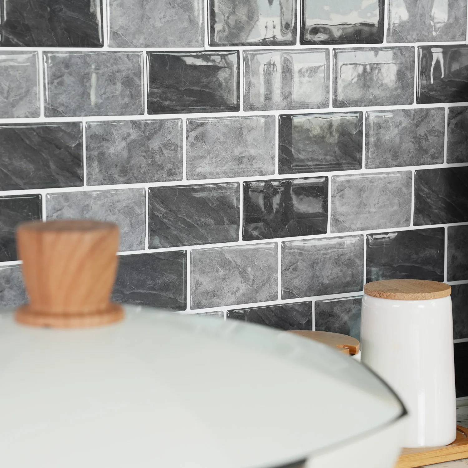 Fotografia 5: Adesivos de imitação de azulejo autoadesivo com cola 3D para banheiro e cozinha, adesivos à prova de óleo, decoração de parede, à prova d'água e Mois