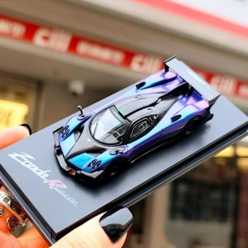 

Модель автомобиля из сплава Kameleon CM 1:64 Pagani Zonda Revlucion REV