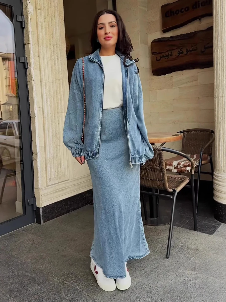 

2026 Весенний комплект джинсовой юбки, комплект из 2 предметов, свободная куртка-кардиган на молнии и джинсовая юбка с высокой талией, длинная темпераментная женская одежда