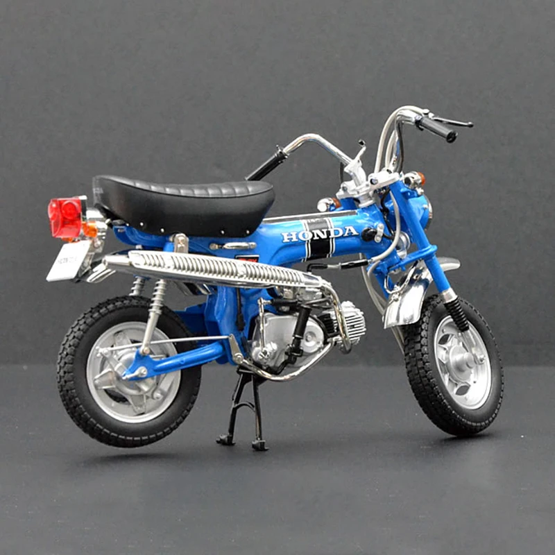 EBBRO 1:10 Scale Diecast Alloy 1969 HONDA DAX ST50 Motorcycle