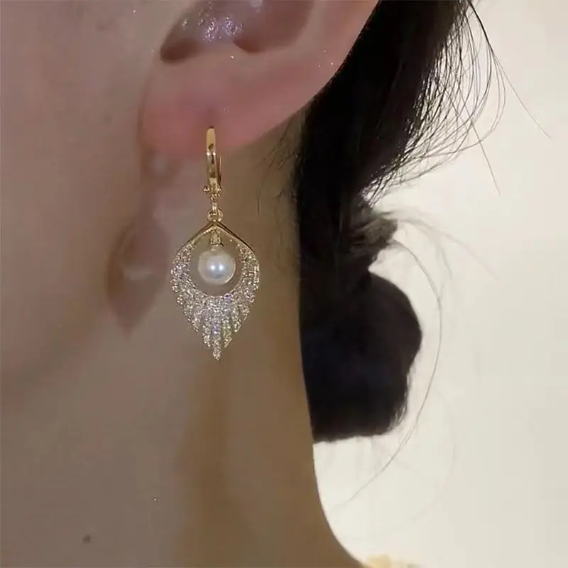 Korean Exquisite Leaf Pearl Dangle Earrings For Women Shiny Zircon Love Bowknot Long Tassel Drop Earring Party Charm Jewelry