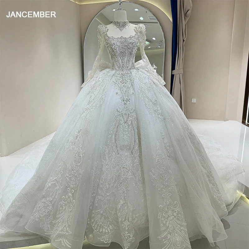 Customized Elegant White Wedding Dresses Long Sleeves Court Train Bride Dress Lace Up Back Satin Wedding Evening Gown Dw0055