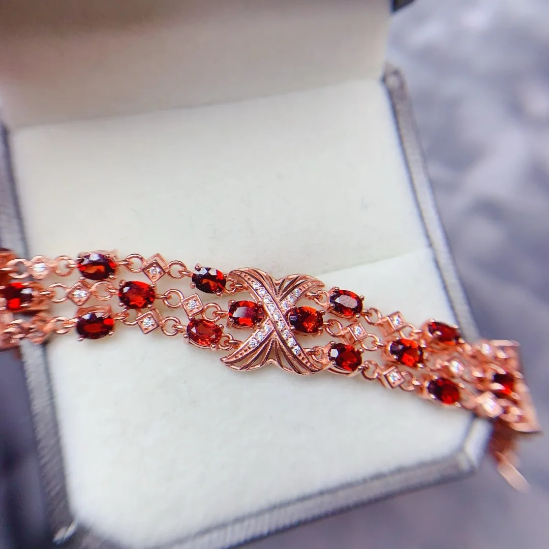 

Дизайнерский дизайн браслет из стерлингового серебра S925 с гранатом и натуральным натуральным роскошным темпераментом вневременной женский подарок