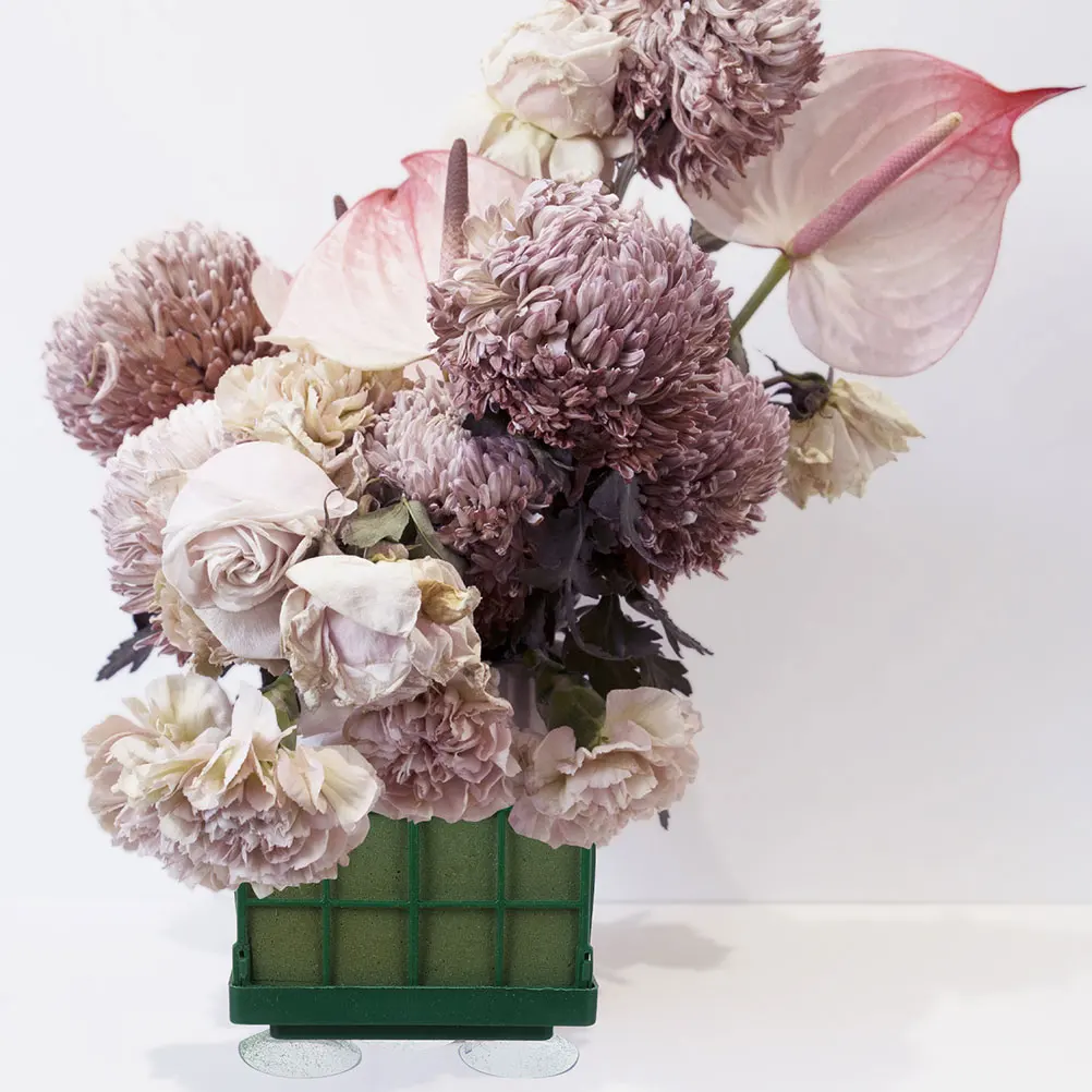 

5 Pcs Car Decorative Sucker Wedding DIY Floral Plate Arrangement Tool Car Flower Decoration Accessories Long Life