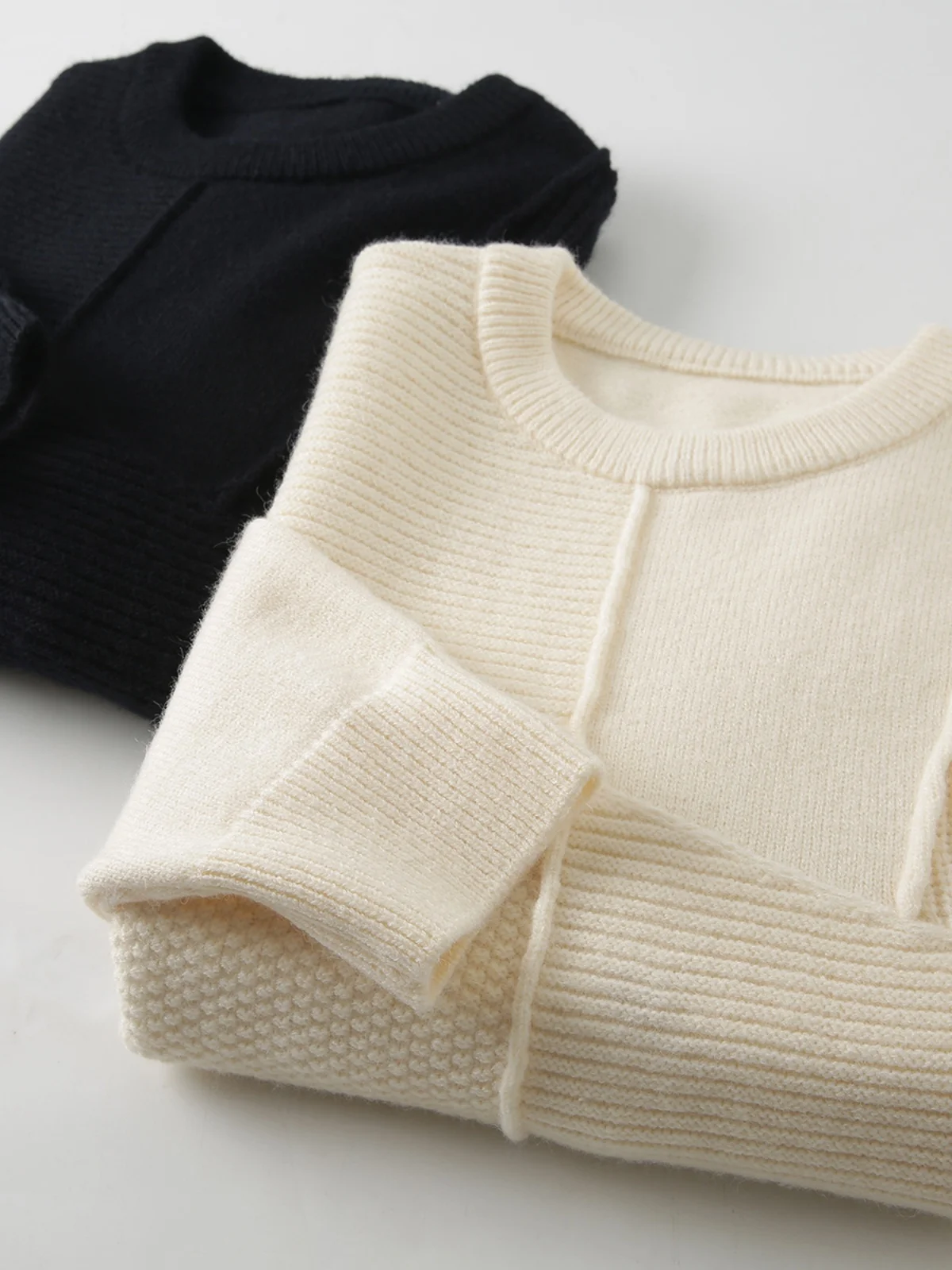 

Мягкий, приятный к телу мужской вязаный свитер с модным круглым вырезом, 3D-вышивкой и длинными рукавами для зимы