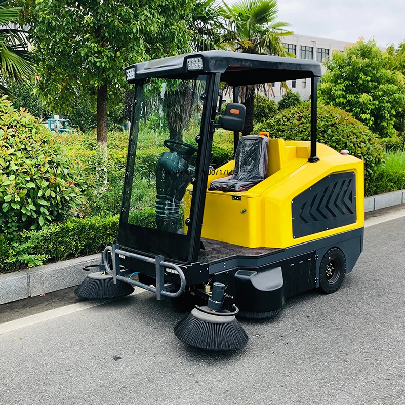 Hot Selling Automatic Outdoor Electric Cleaning Machine Industrial Floor Sweeper Ride-on Sweeper