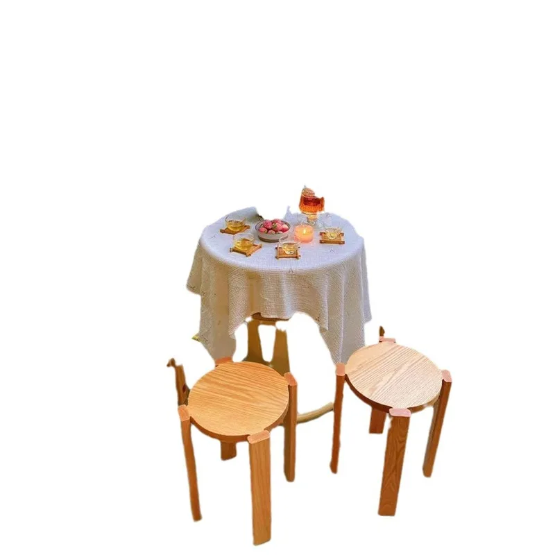 

Round stool transfer process Solid wood can be stacked for home use