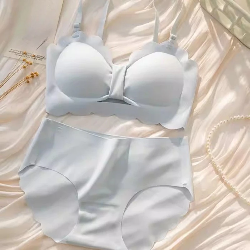 Trending Hot Seamle…