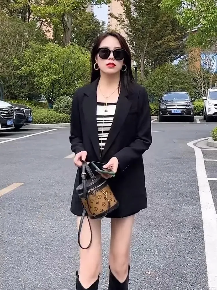 Elegant Black Women's Suit Jacket Fashionable Korean Design High Quality Polyester Fabric Long Sleeve Button up Style