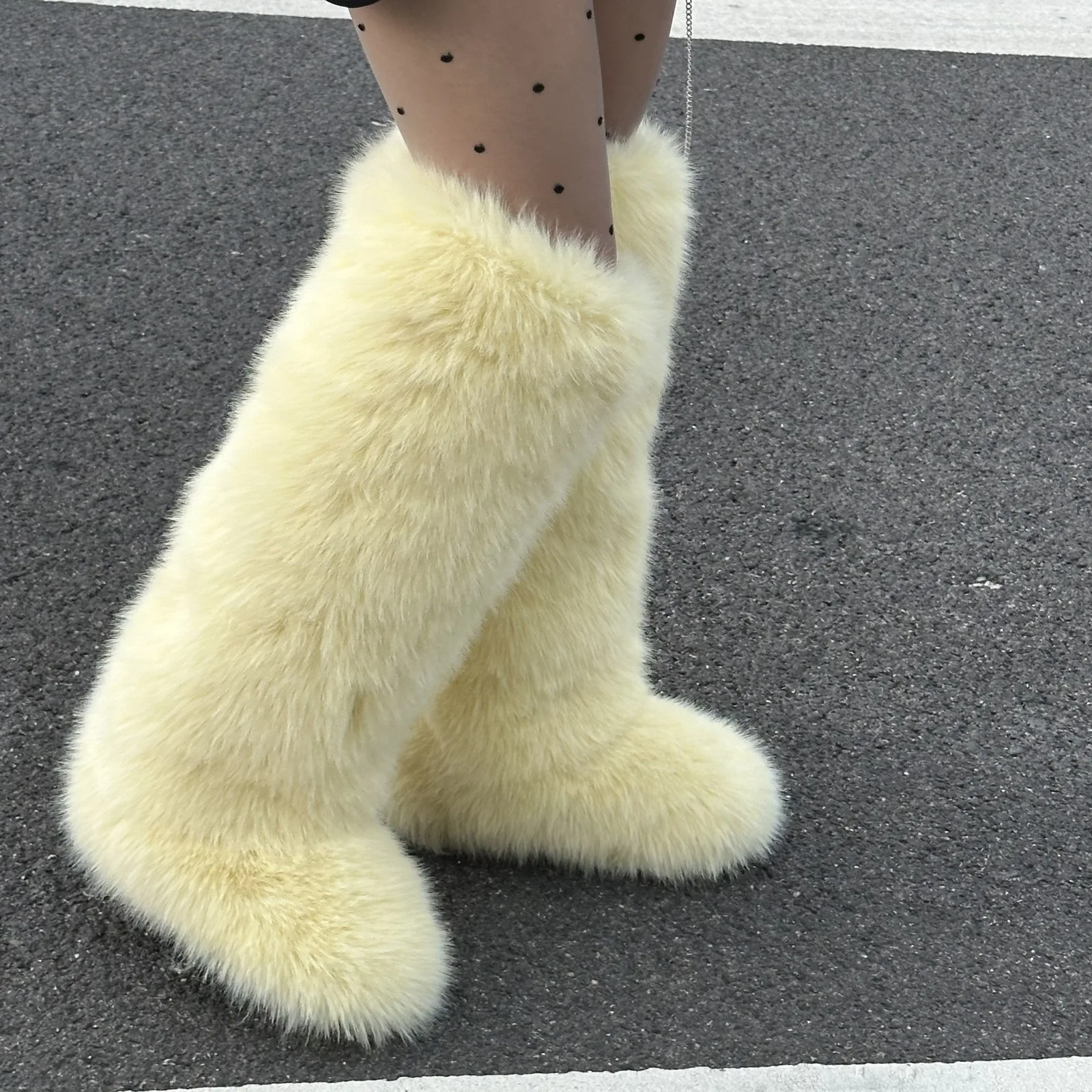 Botas altas hasta la rodilla de piel sintética de zorro para mujer, con suela gruesa y esponjosa, de fácil calzado, largas y peludas, estilo Y2K, calzado cálido para invierno, festivales y actividades al aire libre.