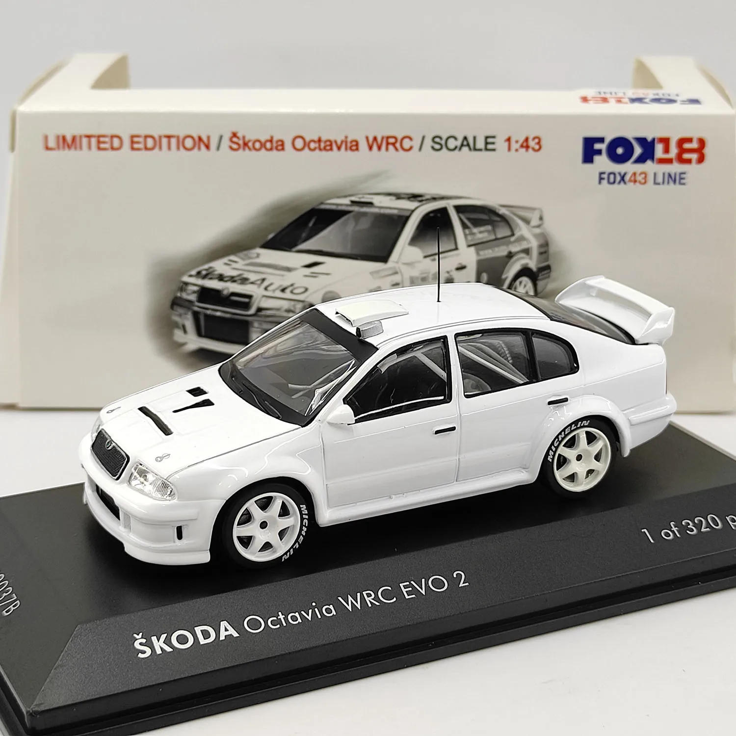 

Литой под давлением FOX18 масштаб 1:43, Skoda Octavia WRC EVO 2, модель автомобиля из белого сплава, Коллекционная игрушка, подарок, сувенир, украшение для дисплея