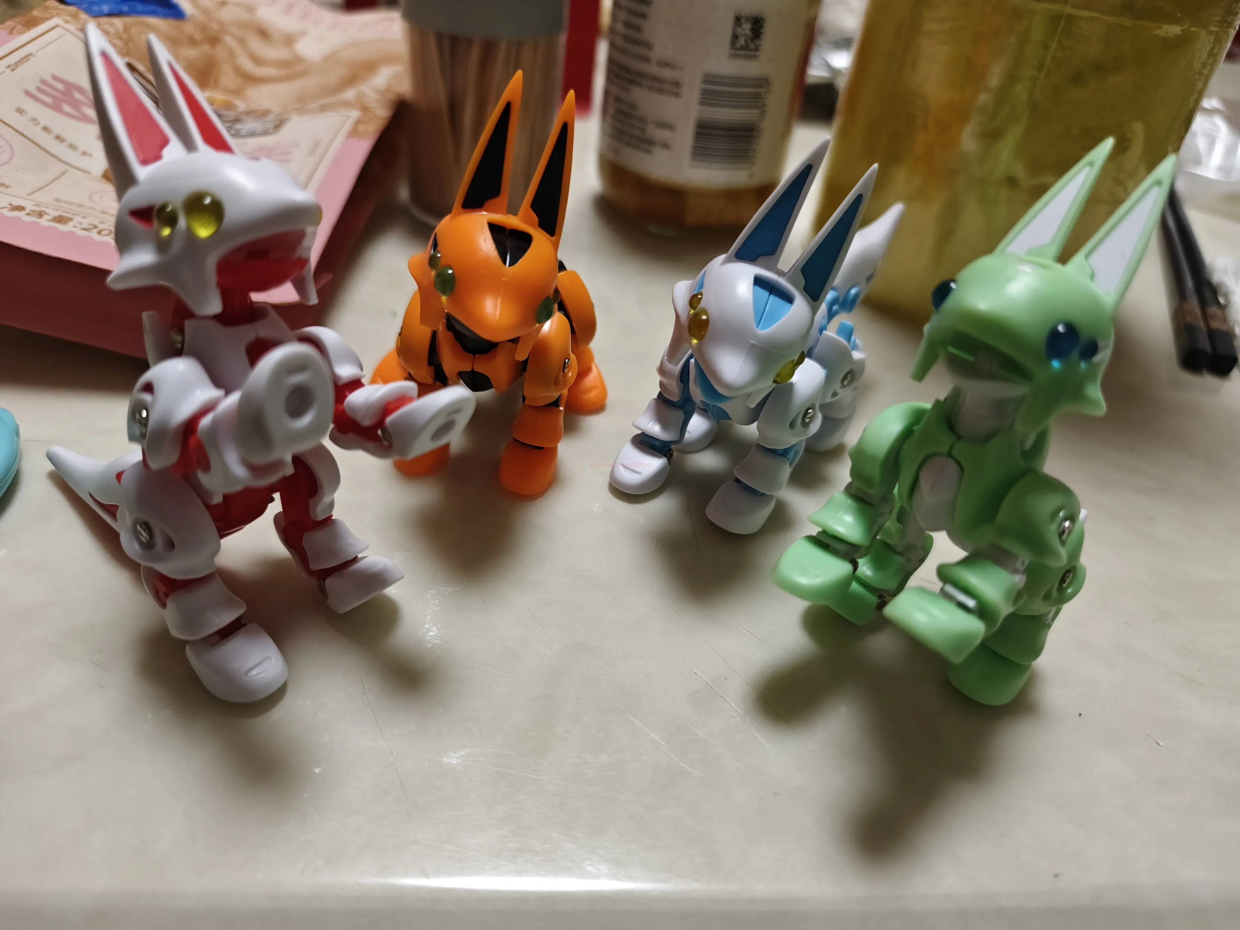 소타 가챠 마스크 여우 로봇 피규어 장식 조인트 핸즈온 모델 스쿨백 펜던트 액션 피규어 모델 장난감 선물