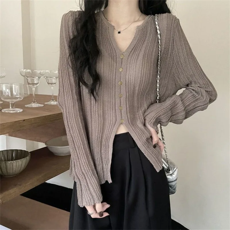 

Осенний свитер с v-образным вырезом и разрезом во французском стиле ретро для женщин, новый текстурированный тонкий стильный топ с длинными рукавами