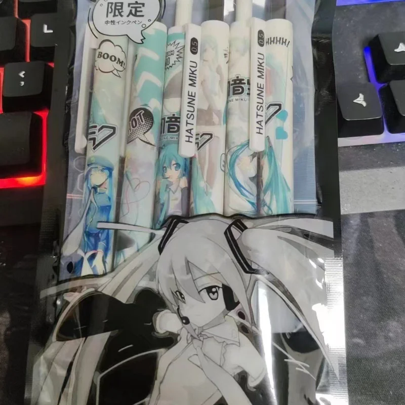 6 Stück/Set Miku Anime Zubehör 0,5mm Schwarzer Neutraler Stift Kawaii Kreativer Schnelltrocknender Kunststoff-Druckgelstift Fangeschenk für Fans – Detail 6