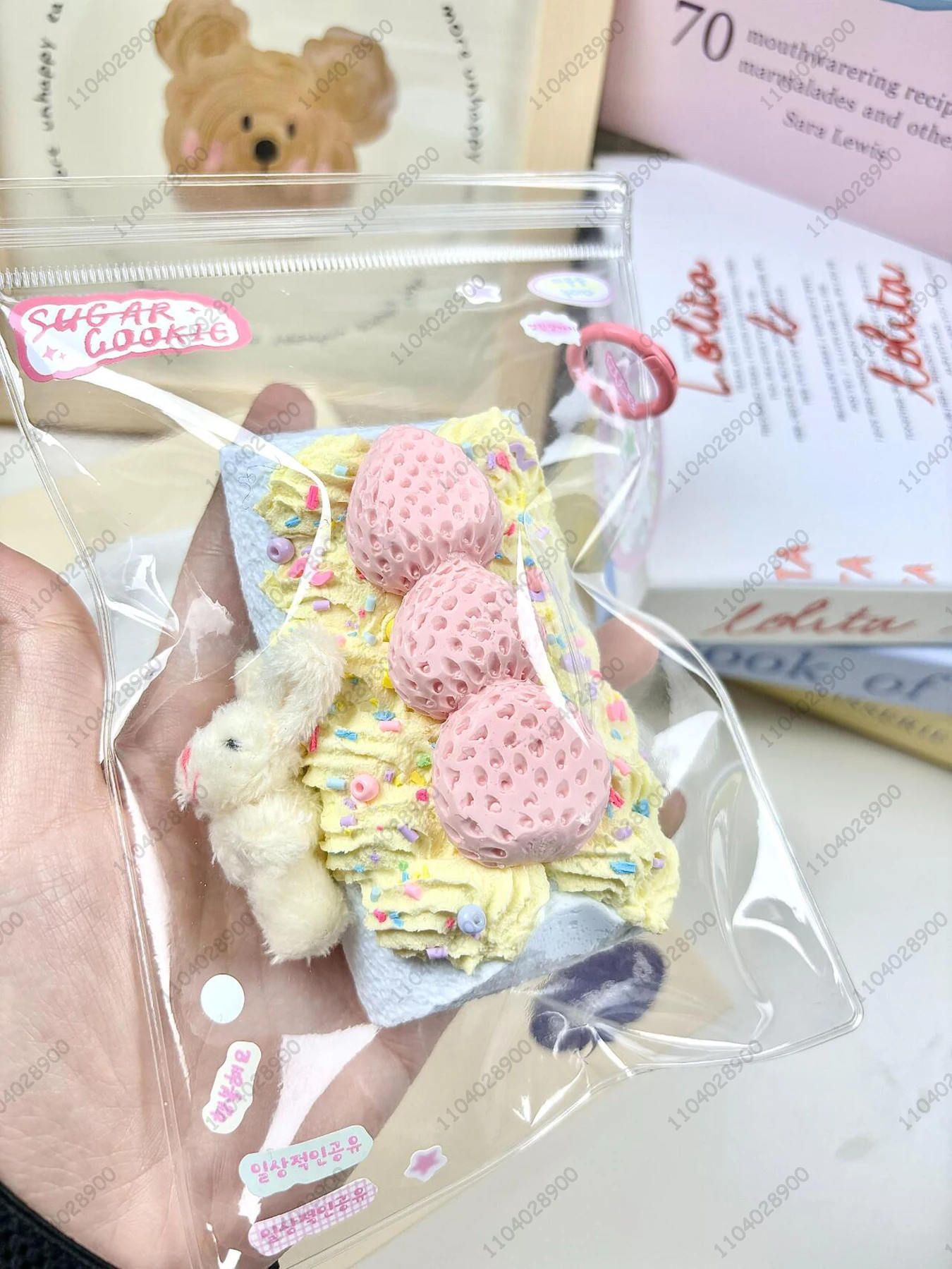 イチゴスイスロールタバスクイーズマカロンカラースクリームケーキロールスクイーズトイもちトイ抗ストレスリリースハンドリラックスギフトトイ