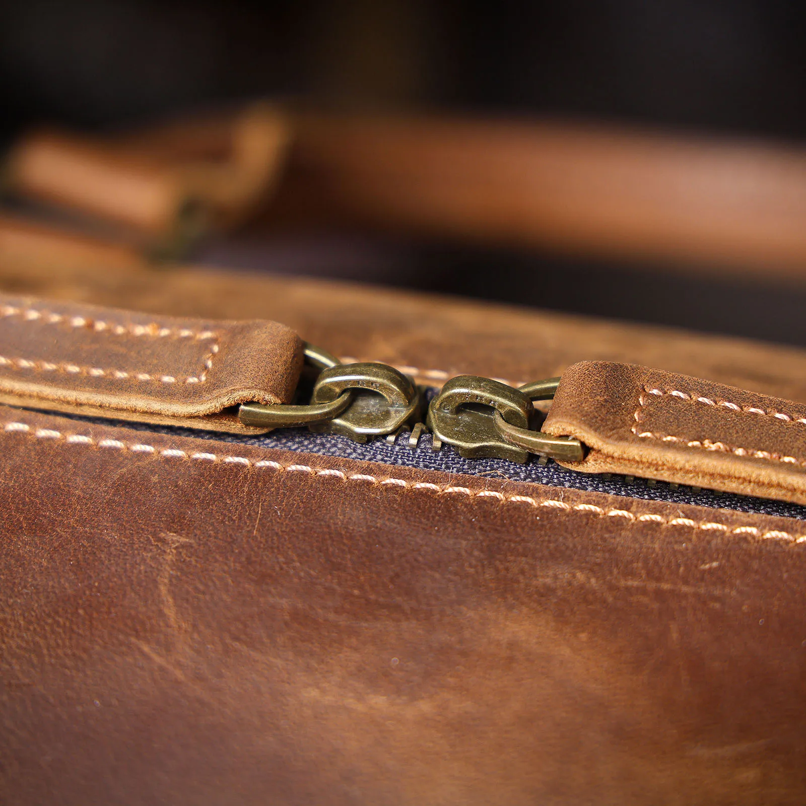 S.WORKER Vintage Vollnarbenleder Herren-Reisetasche Handgefertigte Weekender-Reisetasche – Detail 18