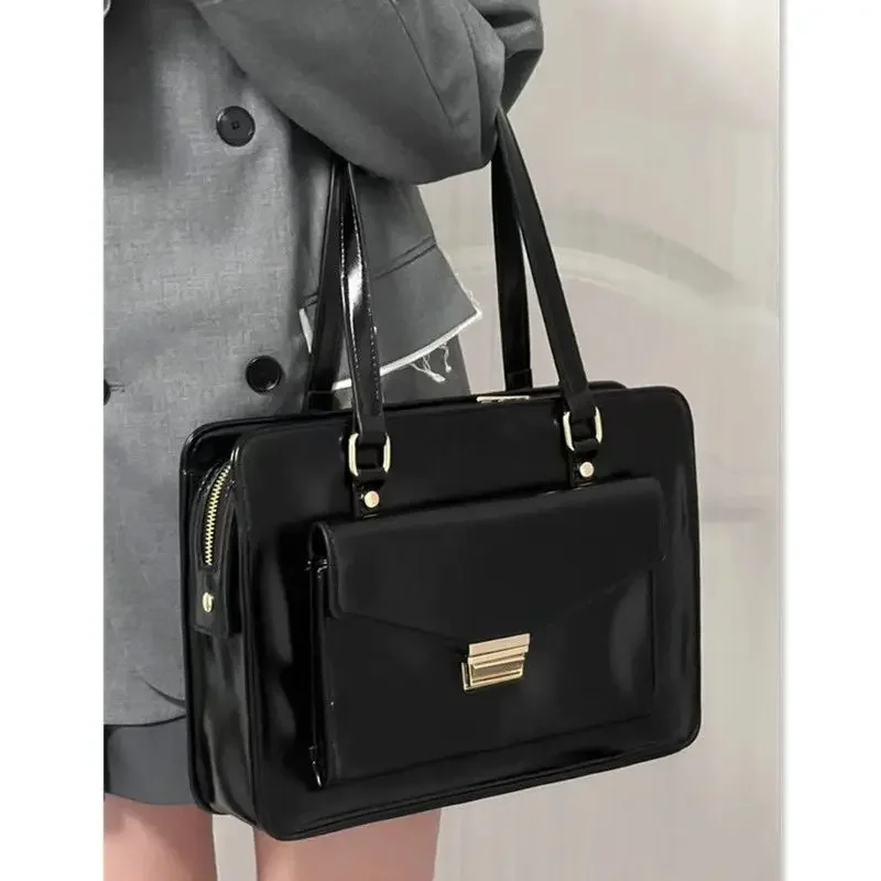 

Campus College Literature Retro Postman Bag Japanese Leisure Simple Lolita Portable Handbag All-match Commuter Jk Bags