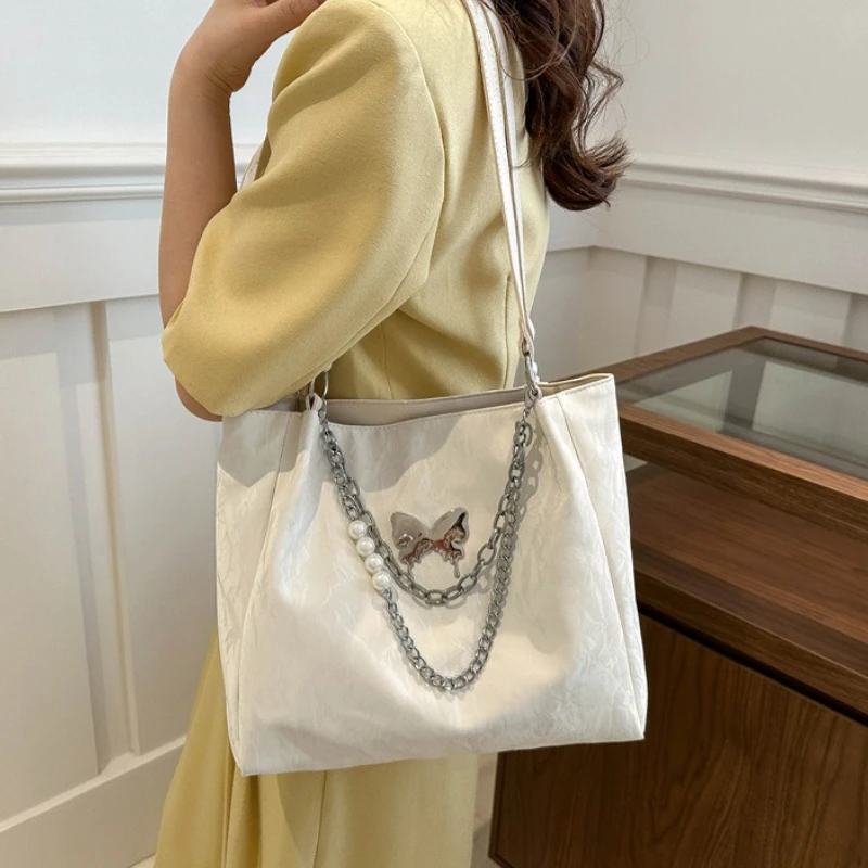 Fashion Butterfly Chain Decoration Shoulder Bags for Women Beautiful Elegant Handbag Female Large Capacity Tote Bag Handbags