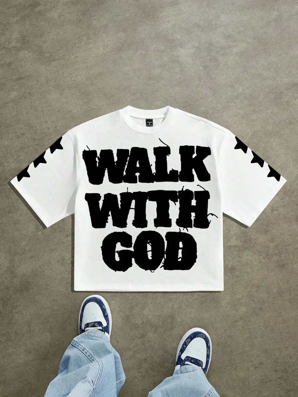 Herren Damen Cropped T-Shirt mit dem kräftigen Schriftzug "WALK WITH GOD" und Stern-Print auf dem Ärmel, Hip-Hop-Streetwear, Rundhals-Kurzarm-Oberteil – Detail 4
