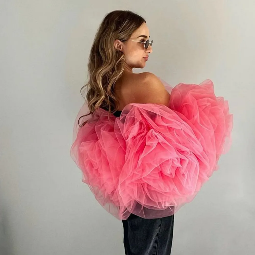 

Сексуальная розовая женская накидка с цветочным узором ручной работы, тюлевая свадебная накидка с открытыми плечами, красивый короткий женский топ с цветочным принтом на день рождения