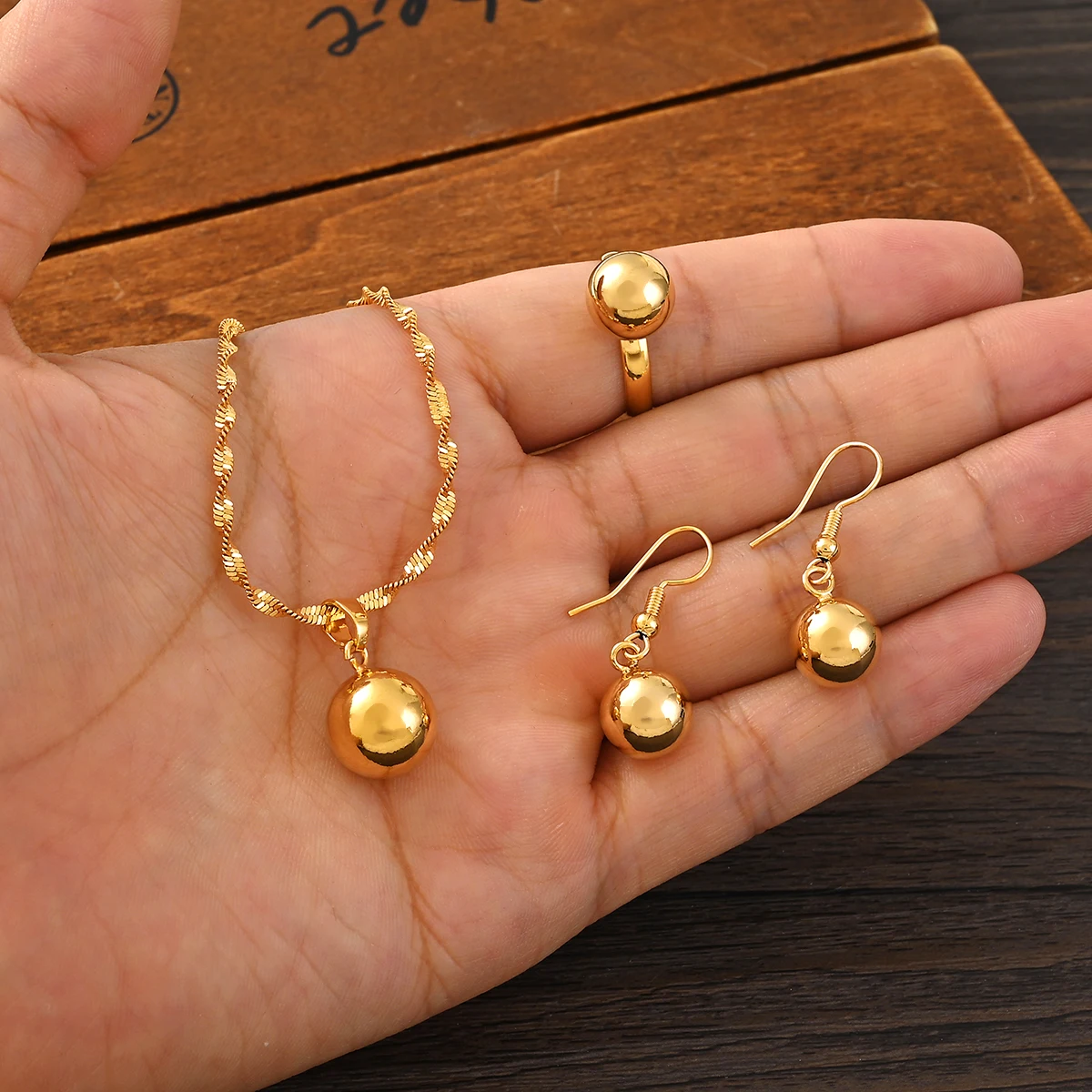 

Gold Color Plain Ball Cute Jewelry Women Charms Girls Pendant Necklace Earrings Set Wedding Bridal Party Gifts