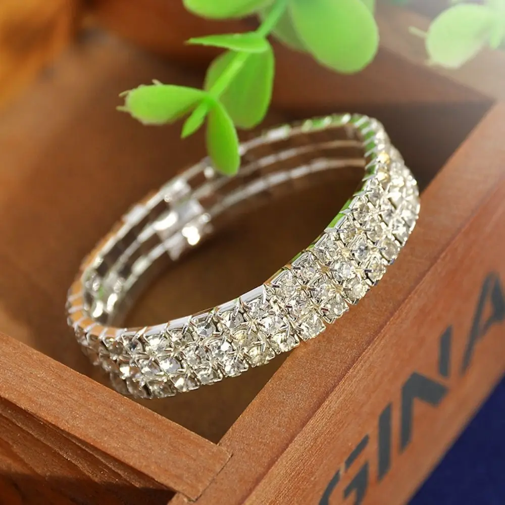 ドロップイヤリング ブライダルジュエリーセット 高級感あふれる輝くネックレス ブレスレット イヤリング リングセット ブレスレット 多層ラインストーンチョーカーネックレス