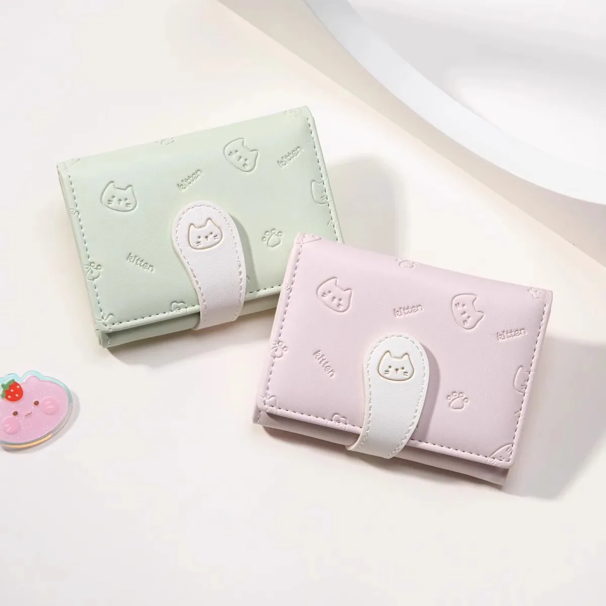 Short‑style wallet with embossed kitten patterns, simple multi‑card slots card holder, cute purse for women.