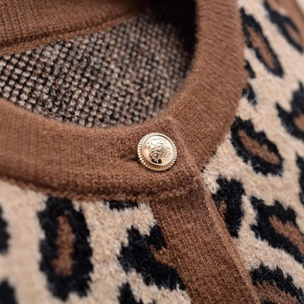 

Winter Women's Knitted Coat Fashion Street Style round Neck Animal Print Jacquard Open Cardigan European American Style