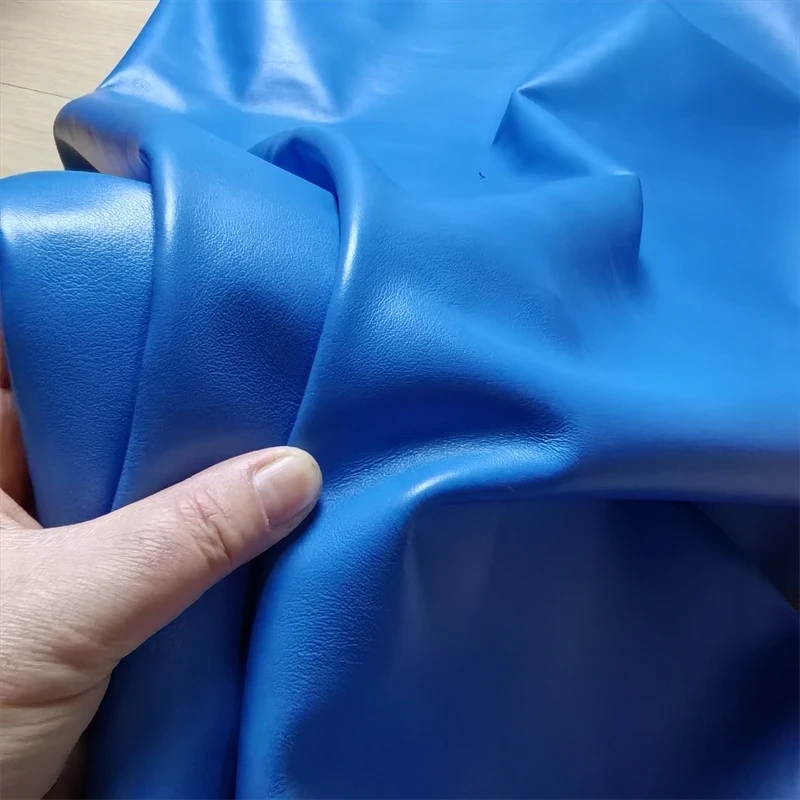 1.1mm Plain Sky Blue Leather. Skóra pierwszej warstwy. Prawdziwa skórzana tkanina. Ręcznie robione majsterkowanie dla toreb. Cięcie pełnego arkusza