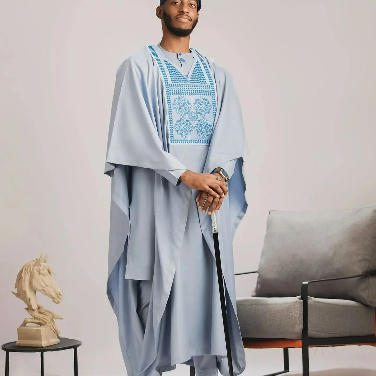 Ensemble de fête de mariage trois pièces brodé africain traditionnel, Ensemble de conception ethnique culturelle pour Occasions spéciales