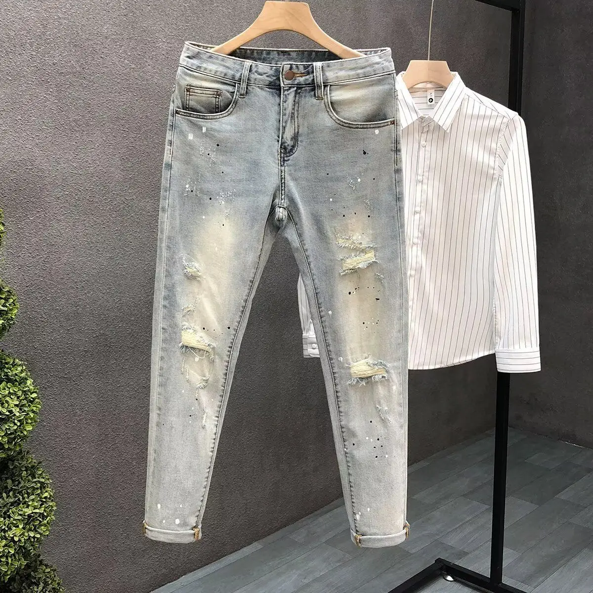 

Мужские джинсы Slim Fit из светло-голубого денима, модные, брендовые, летние, с дырками, зауженные, для интернет-селебрити, стильные, новые, укороченные (9/10)