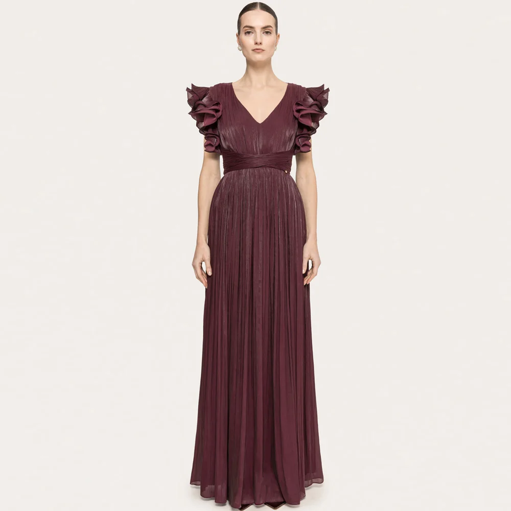 Maßgeschneidertes, gerüschtes Metallic-Chiffon-Maxikleid mit V-Ausschnitt und Flügelärmeln, Abendkleid in A-Linie, burgunderroter Crêpe, formelles Outfit
