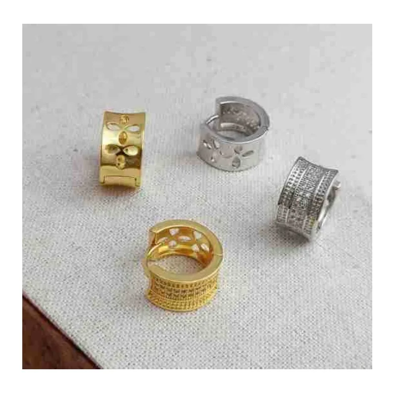 

Simple, Small and Exquisite Zircon Ear Buckles, Niche and Versatile High-end Earrings, Earrings, Fashionable and Versatile Model