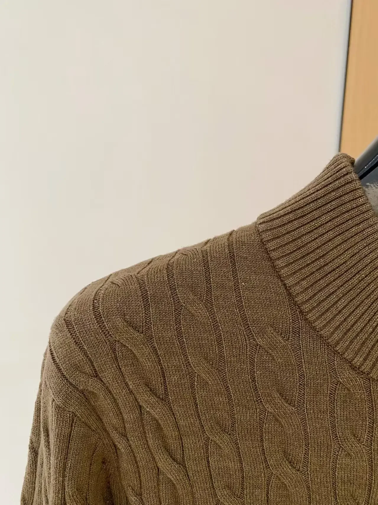 سترة كاجوال من الصوف المخلوط بنصف سحاب وياقة واقفة من LP 25aw