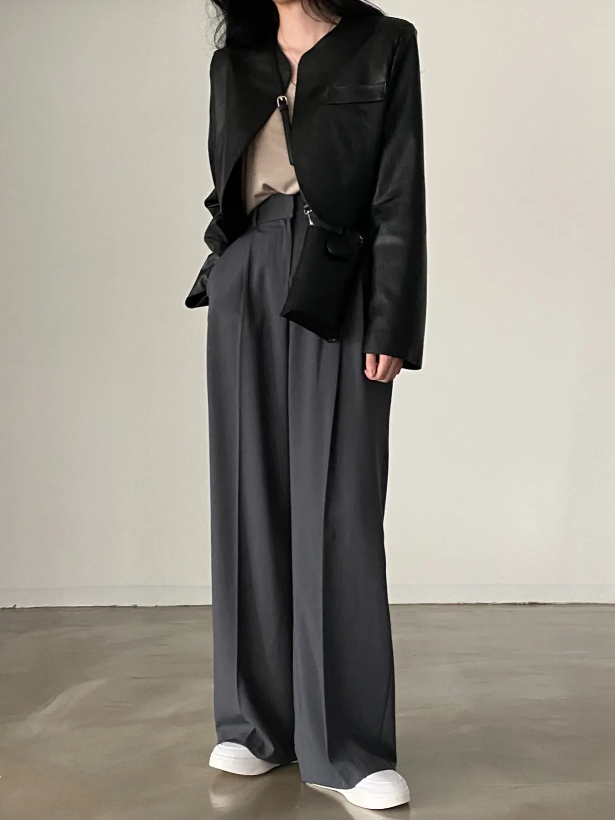 シックなオルトスベボタン装飾ルーズPUレザージャケットロングスベレディースジャケットアウターヴィンテージスレ秋新作