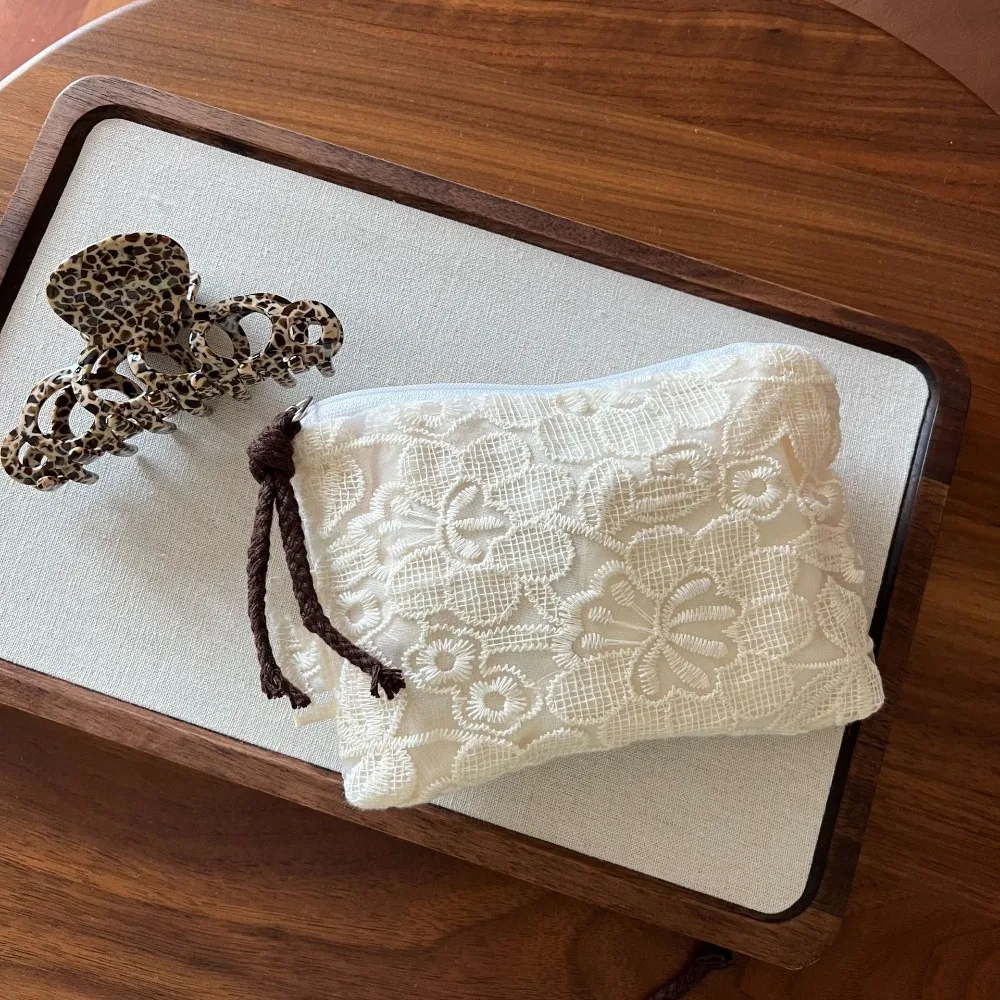 Organza Lace Embroidered Storage Bag Cute Flower Small Makeup Bag Lightweight Hand-Held Jewelry Storage Bag Makeups Accessories