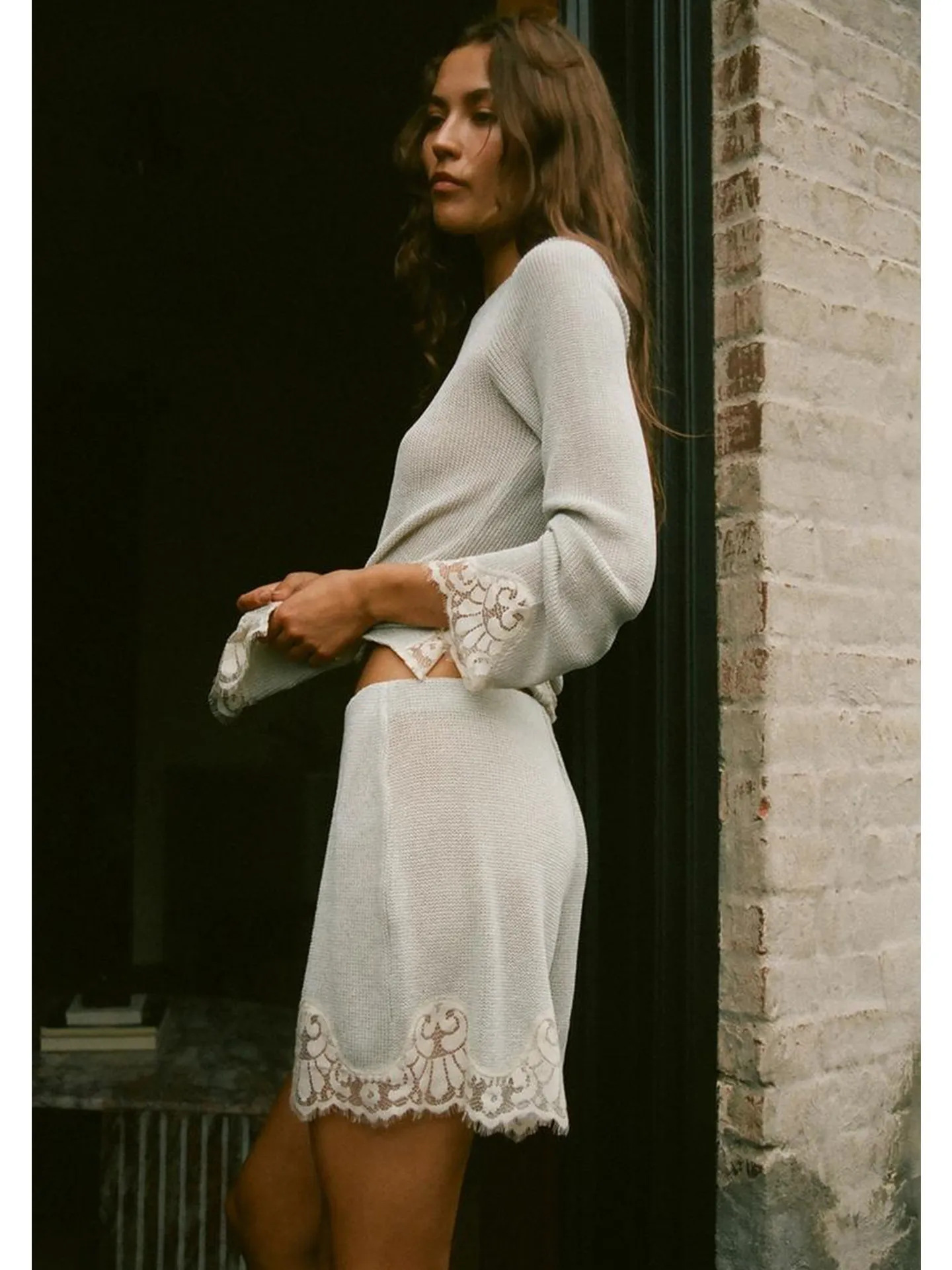 round Neck Long Sleeve Lace Patchwork Straight Cut Hem Top mid Waist Short Pants Two Piece Set Fashionable Women's Outfit Autumn